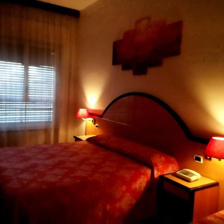 H&L Hotel Cinisello Balsamo Buitenkant foto