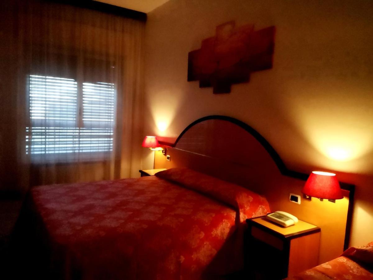 H&L Hotel Cinisello Balsamo Buitenkant foto