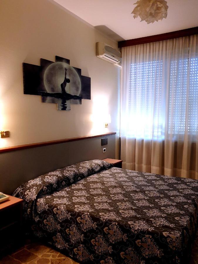 H&L Hotel Cinisello Balsamo Buitenkant foto