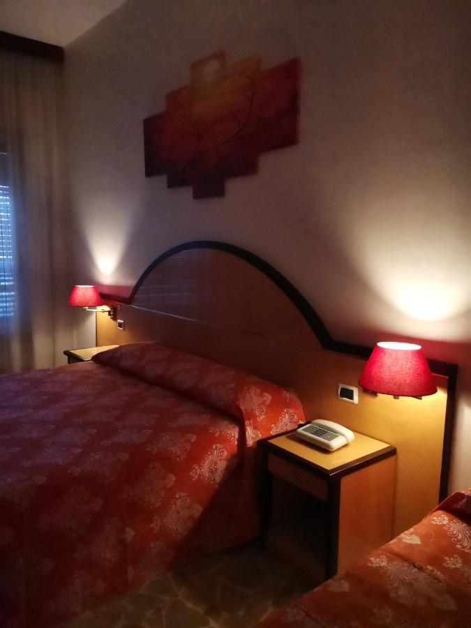 H&L Hotel Cinisello Balsamo Buitenkant foto